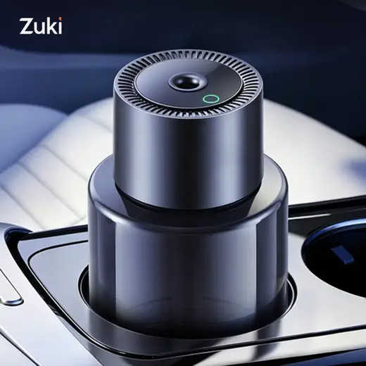 Difusor de aroma inteligente para auto 150 ml de Zuki en el portavasos