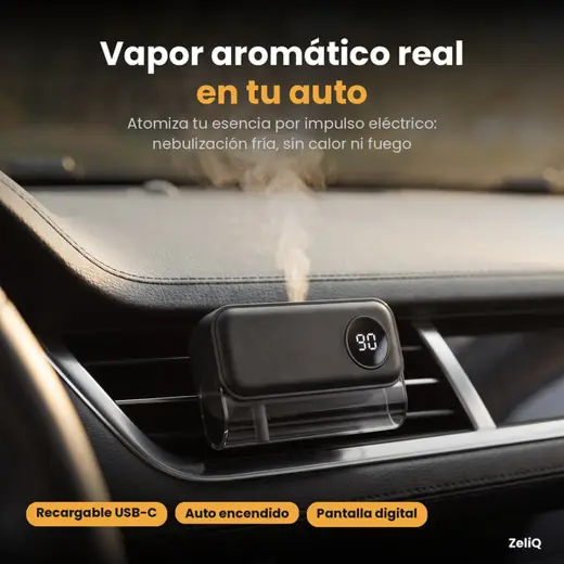Difusor mini ZeliQ con pantalla digital largando vapor en la rejilla del auto